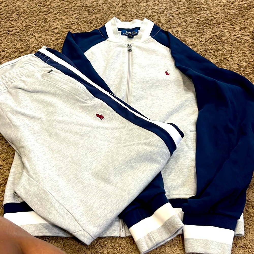 Boys size large (14-16) Ralph Lauren jogging suit in heather gray